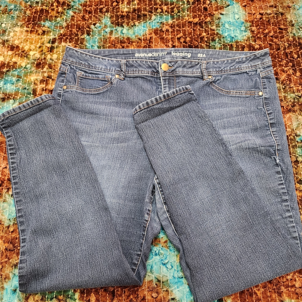 Avenue Denim Boot Cut Legging Jeans - Classic Blue. Size 22A.